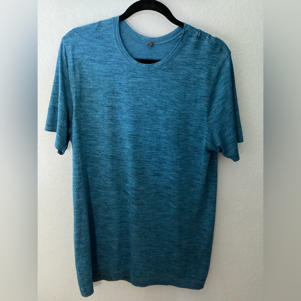 LuluLemon vent shirt, Mens L
